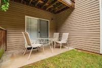 Jimmy's Jewel-No Stairs! Relaxing & Chic Retreat 3 BDRM 2 BA Close to the Strip