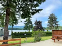 Lake Nahwatzel Resort, Cabin #1, Shared Dock just steps away! Now with WIFI!