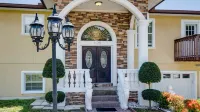 Luxury 5 Bedroom Dunedin home ~ TWO full kitchens, heated pool, hot tub!