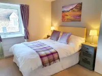 Beautiful views, walking distance to town Hotels in 
