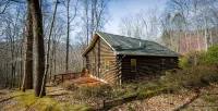 Cozy log cabin near the Smoky Mountains