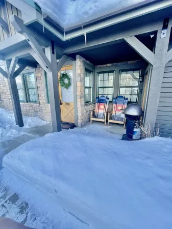 Entire Ski Condo Granby Ranch Отели в г. Грэнби