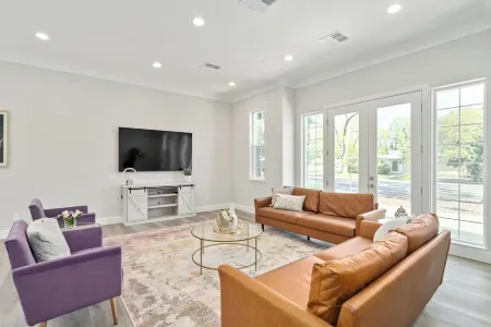 The Salma Plan: 4BR, 3.5BA, 2600 Sq Ft, Near Campus