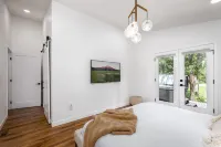 NEW BEND MODERN CHALET 14 MINUTES TO MT. BACHELOR!