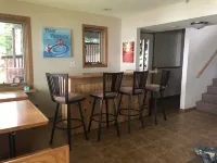 Nelson Lake Retreat: beautiful views of the lake both inside and out.