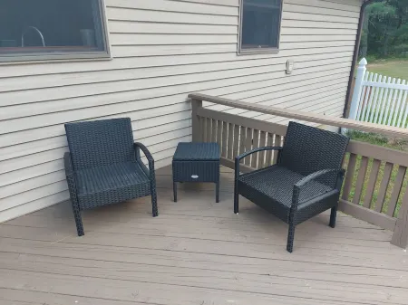 Enjoy our spacious 4 bedroom house with a private pool in a quiet area.