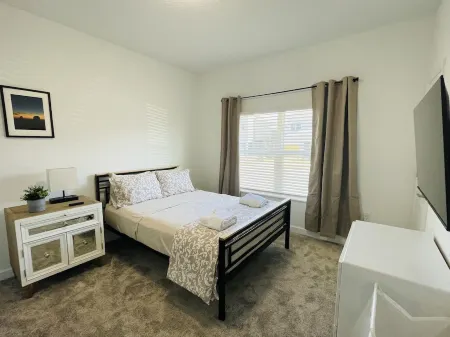 Modern 4 Bed and 3 Bath Townhome with Private Pool, Near Property’s Waterpark