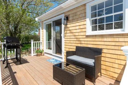Newly remodeled cottage on a shell street in Siasconset, MA - Nantucket Island