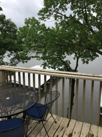 Recently Updated Waterfront Condo Отели в г. Осейдж-Бич