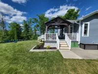 Luxury Waterfront Cottage 1000 Islands 6 BR, 4.5 Baths Book your 2025 vacation!