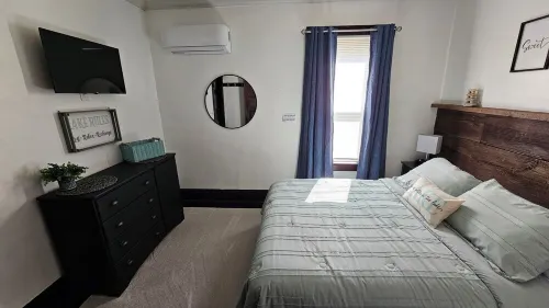 Buckeye Bungalow 2 Park-Beach-Bonfires-Bikes. Near everything & dog friendly