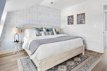 1/2 Block from King Street, 5★ Location ~ ♛King Bed ~ Free Parking Отели в г. Александрия