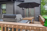 Walkable Central Livingston Manor - 3Br