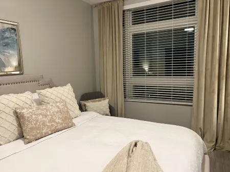 Modern Home w/Skyline Views 1.6 mi from downtown Louisville