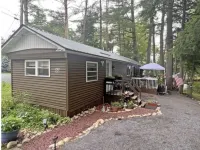 Beautiful, cozy 2 bedroom house on Brantingham Lake! Hotels in Greig