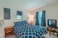 Waterfront Cabin - Family and Dog Friendly