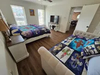 CAJUN OASIS 6br Retreat w/ pool 3mi from Casinos and Interstate 210 Hotels in Lake Charles