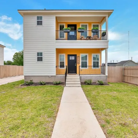 Brand New & Just 6 mins from Baylor/Magnolia/Downtown Waco!