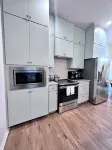 Cozy 3 bed home with hot tub, garage, EV