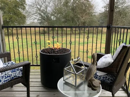 The Sea Shack--Perfect For Mardi Gras, Rodeo, Blocks Away From Boat Ramp And Bay