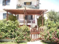 2 Bedroom Private vacation home in Festinese
