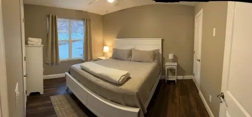 Breathtaking Lakefront Views of Norris Lake & Iconic Jumping Bridge