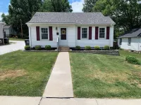 Historic Main Street Cottage