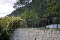 Comfortable Gite with pool close to the city and the countryside Hotels in Anduze