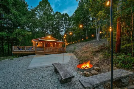 Tranquil Getaway in the Woods ~ Sunset Ridge