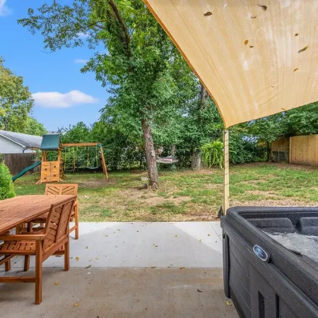 Hot Tub/Playground/12 min to Horse Park/30min Ark