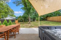 Hot Tub/Playground/12 min to Horse Park/30min Ark