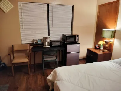 Golden Sunflower's Apartment D1, nearby Fort Sill and highway 62.