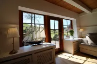 Unique idyllic holiday home under thatch on the Baltic Sea at Cape Arkona Hotels in Putgarten