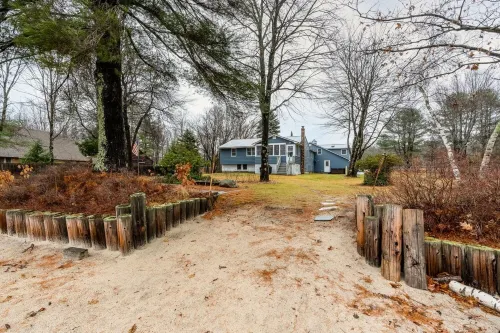 Crystal Lake House W/ Private Beach + Lake Access فنادق في Harrison