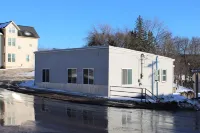 Up North Luxury w/Unmatched Charm! 2 miles to MTU! فنادق في هانكوك