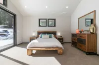 Modern Schaffer's Mill Home Minutes From Northstar & Downtown Hôtels à proximité de : Patton Beach