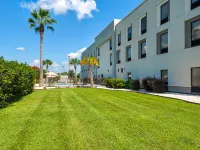 Hampton Inn & Suites Pensacola I-10 North at University Town Plaza Hotels near Roger Scott Athletic Complex
