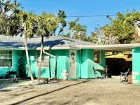 Charming Longboat Key Bungalow Minutes from Beaches, Restaurants, Parks
