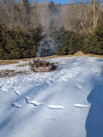 Cozy cottage by the river in Catskill Hotels in Livingston Manor
