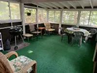 Private and Cozy Cottage, Excellent Fishing And Swimming; Sleeps 6. - Feriehus