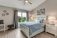 Come to Shrimp Fest! Ocnfrt Condo w Country Club Perks!- Ocnfrt  Pool & Golf