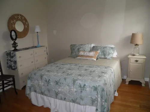 Salt Water Canal home w/Dock, Family/Pet Friendly, close to Beach and A1A