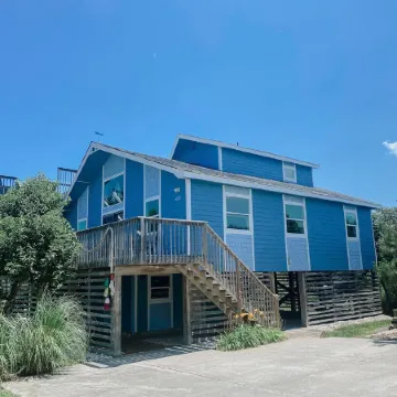 A Jolly Boat-A FEW STEPS TO BEACH-ocean side Corolla. Perfect for families!