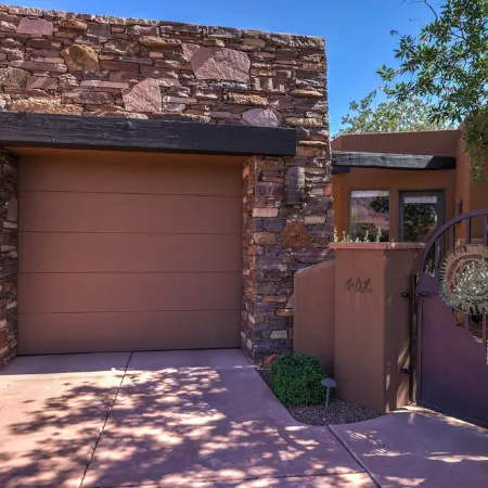 Entrada Oasis 1 BR Waterside Villa w/full Kitchen & Private Garage