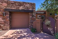 Entrada Oasis 1 BR Waterside Villa w/full Kitchen & Private Garage