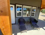 Quiet, Comfy Columbia River Viewspot: Full Kitchen, Grill, Yard; Dogs OK