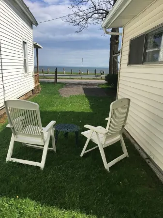 Lake Ontario 2 bedroom/2 bath - between Rochester and Niagara Falls