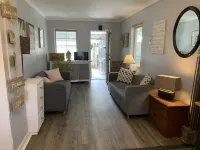 Historic 1Br Attached End-Unit LargeFenced Yard