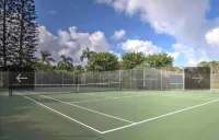 Walk to the beach!  North Shore Surf House