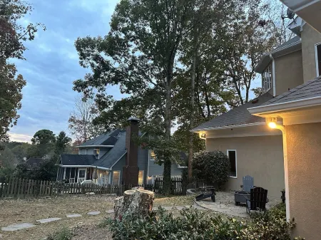 3 Bedroom 2 Bath Cozy & Private Home in Beautiful Peachtree City